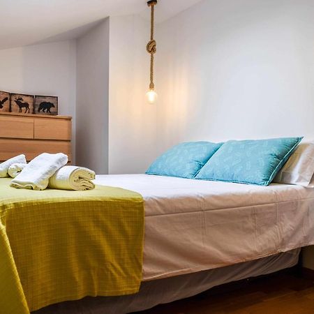 Loft Besalu Alojamiento Centrico Y Acogedor Luaran gambar