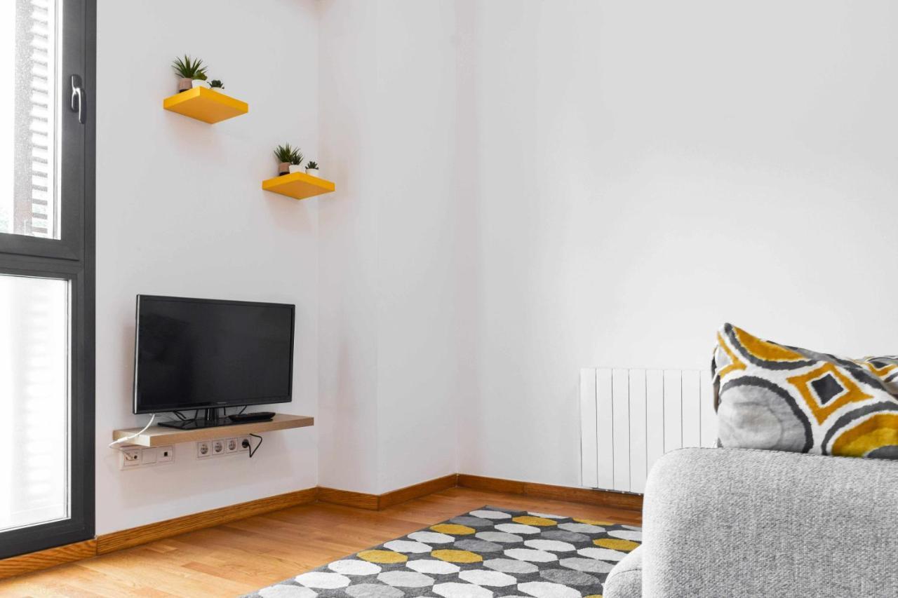 Loft Besalu Alojamiento Centrico Y Acogedor Luaran gambar