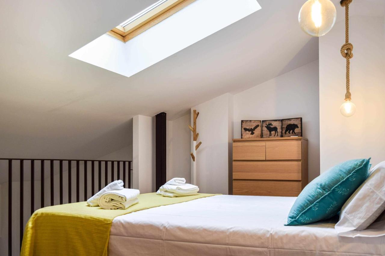 Loft Besalu Alojamiento Centrico Y Acogedor Luaran gambar