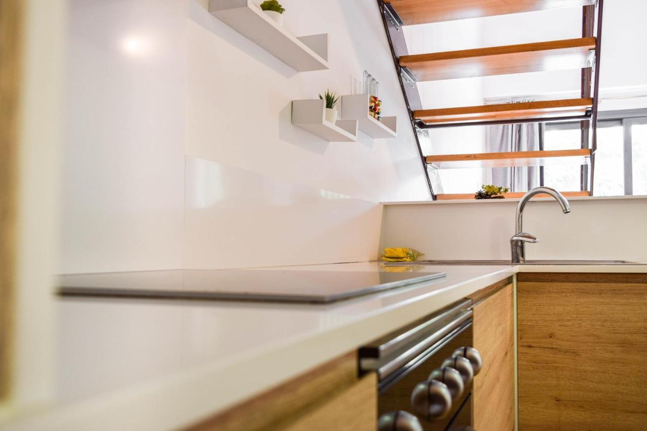 Loft Besalu Alojamiento Centrico Y Acogedor Luaran gambar