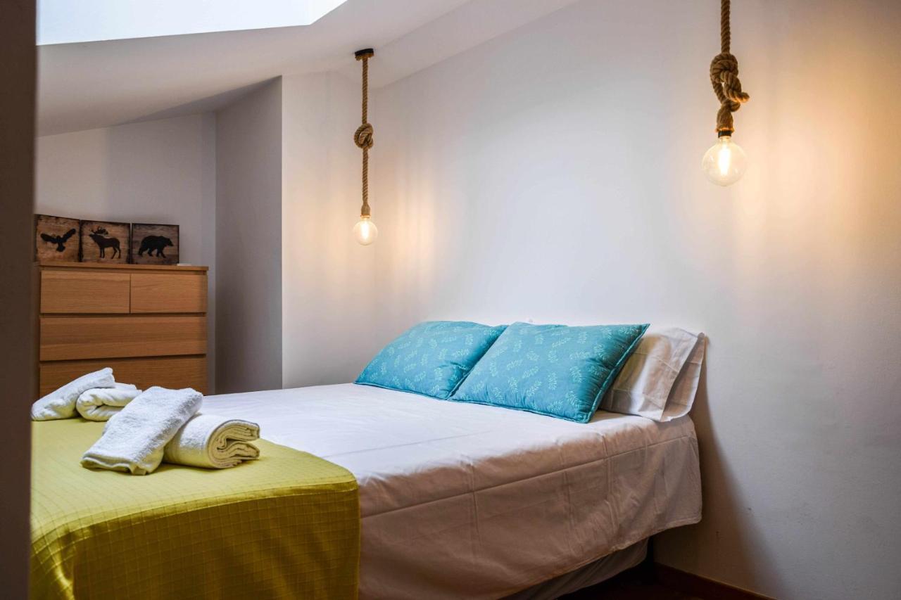 Loft Besalu Alojamiento Centrico Y Acogedor Luaran gambar
