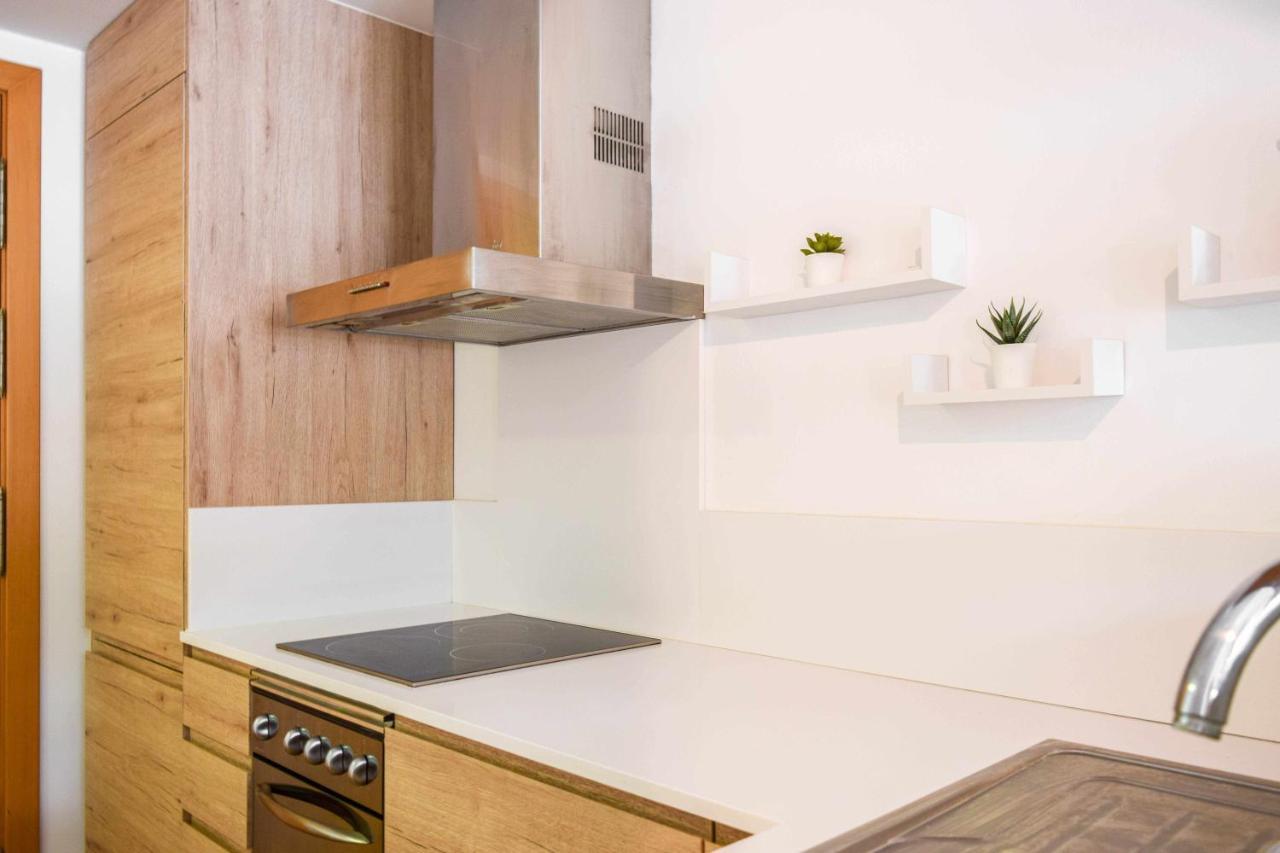 Loft Besalu Alojamiento Centrico Y Acogedor Luaran gambar