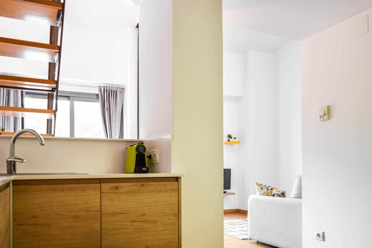 Loft Besalu Alojamiento Centrico Y Acogedor Luaran gambar
