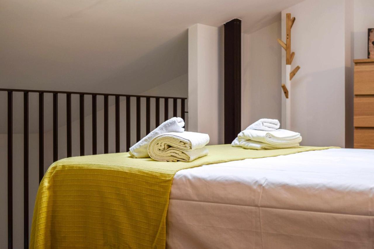 Loft Besalu Alojamiento Centrico Y Acogedor Luaran gambar